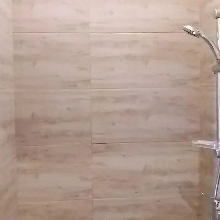 بيت ضيافة Zero Station برينديسي